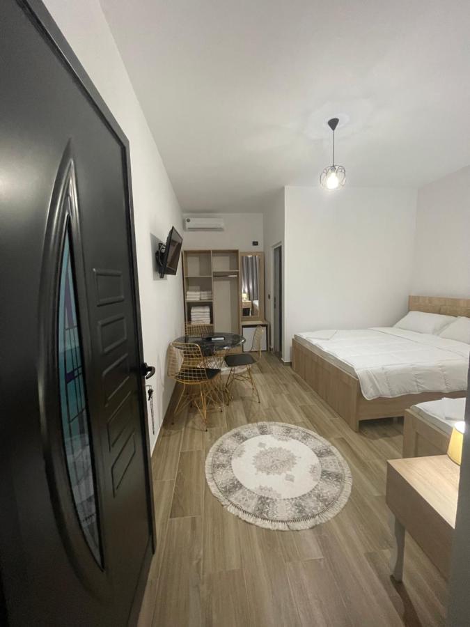 Široka Four Generation Hotel מראה חיצוני תמונה