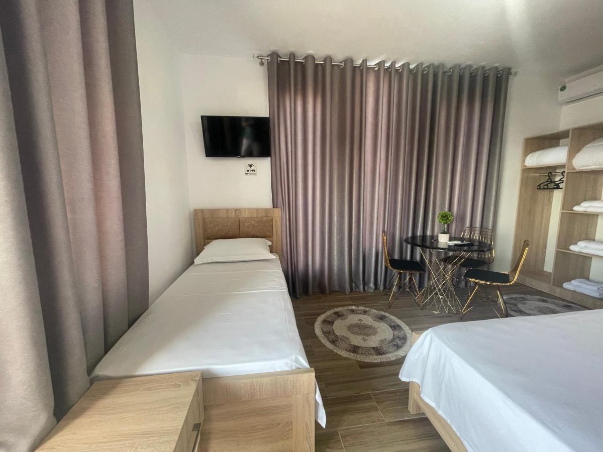 Široka Four Generation Hotel מראה חיצוני תמונה