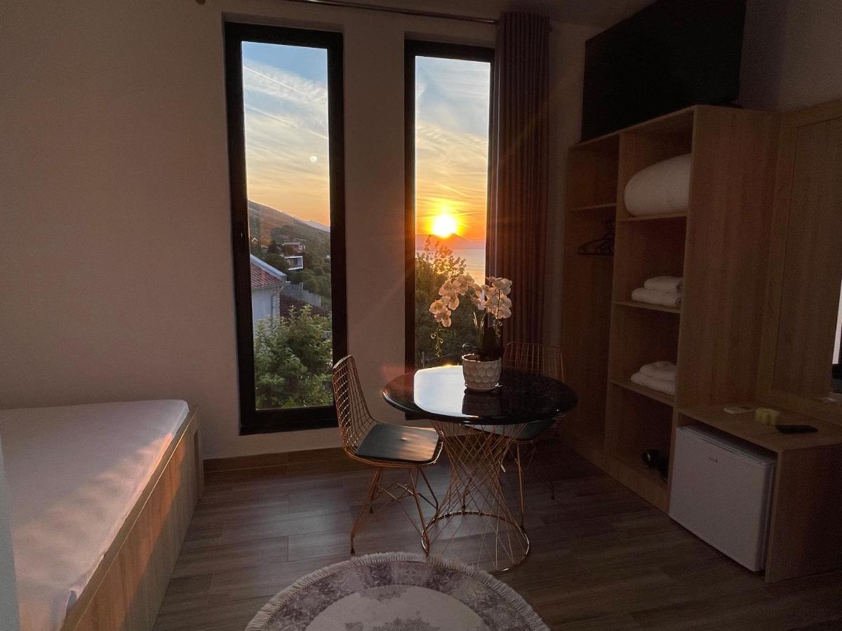 Široka Four Generation Hotel מראה חיצוני תמונה