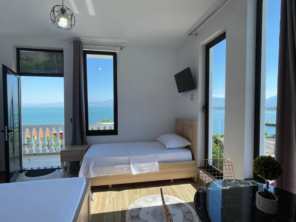 Široka Four Generation Hotel מראה חיצוני תמונה