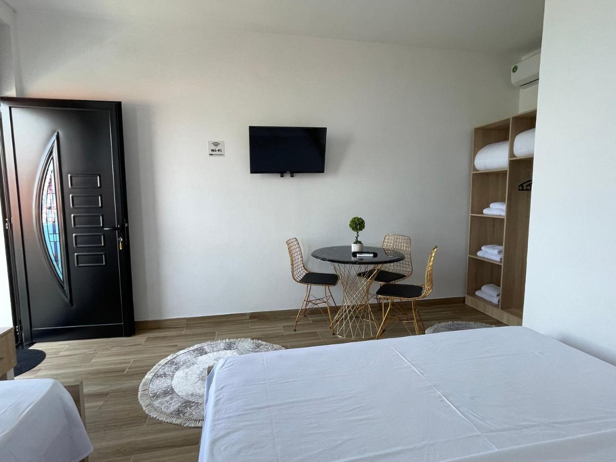 Široka Four Generation Hotel מראה חיצוני תמונה