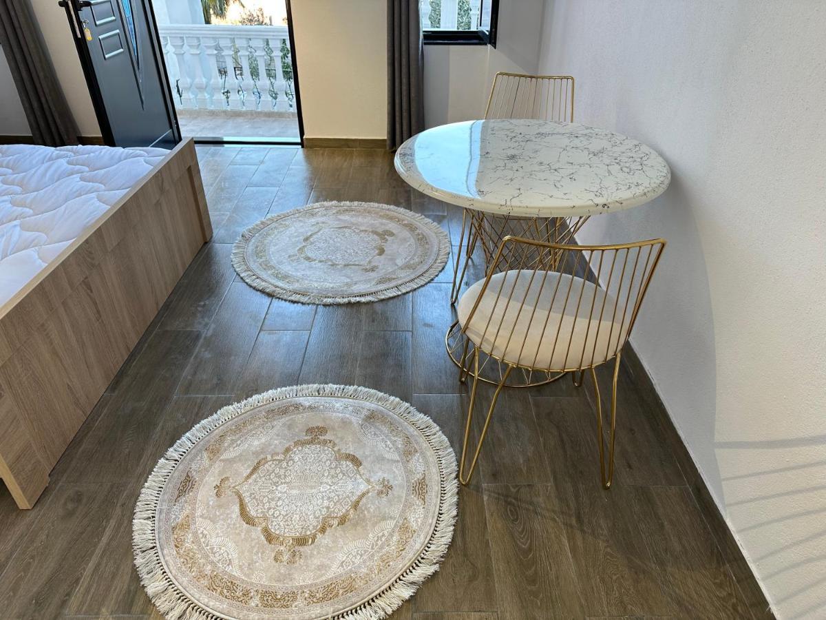 Široka Four Generation Hotel מראה חיצוני תמונה