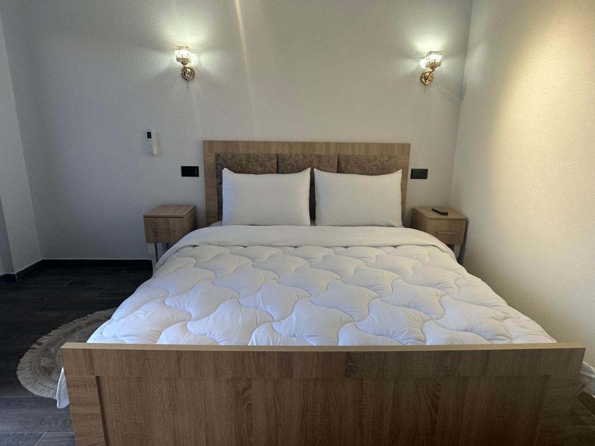 Široka Four Generation Hotel מראה חיצוני תמונה