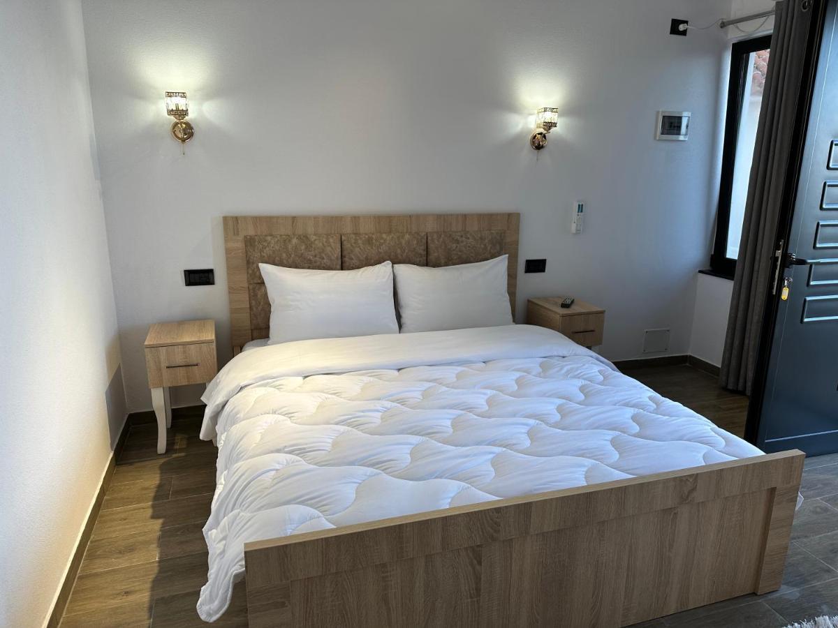 Široka Four Generation Hotel מראה חיצוני תמונה