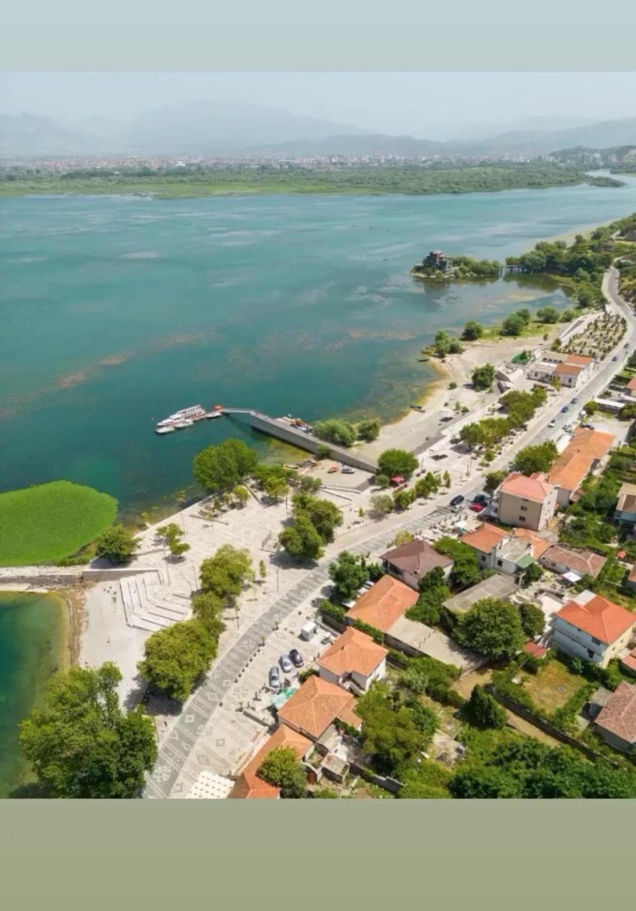 Široka Four Generation Hotel מראה חיצוני תמונה