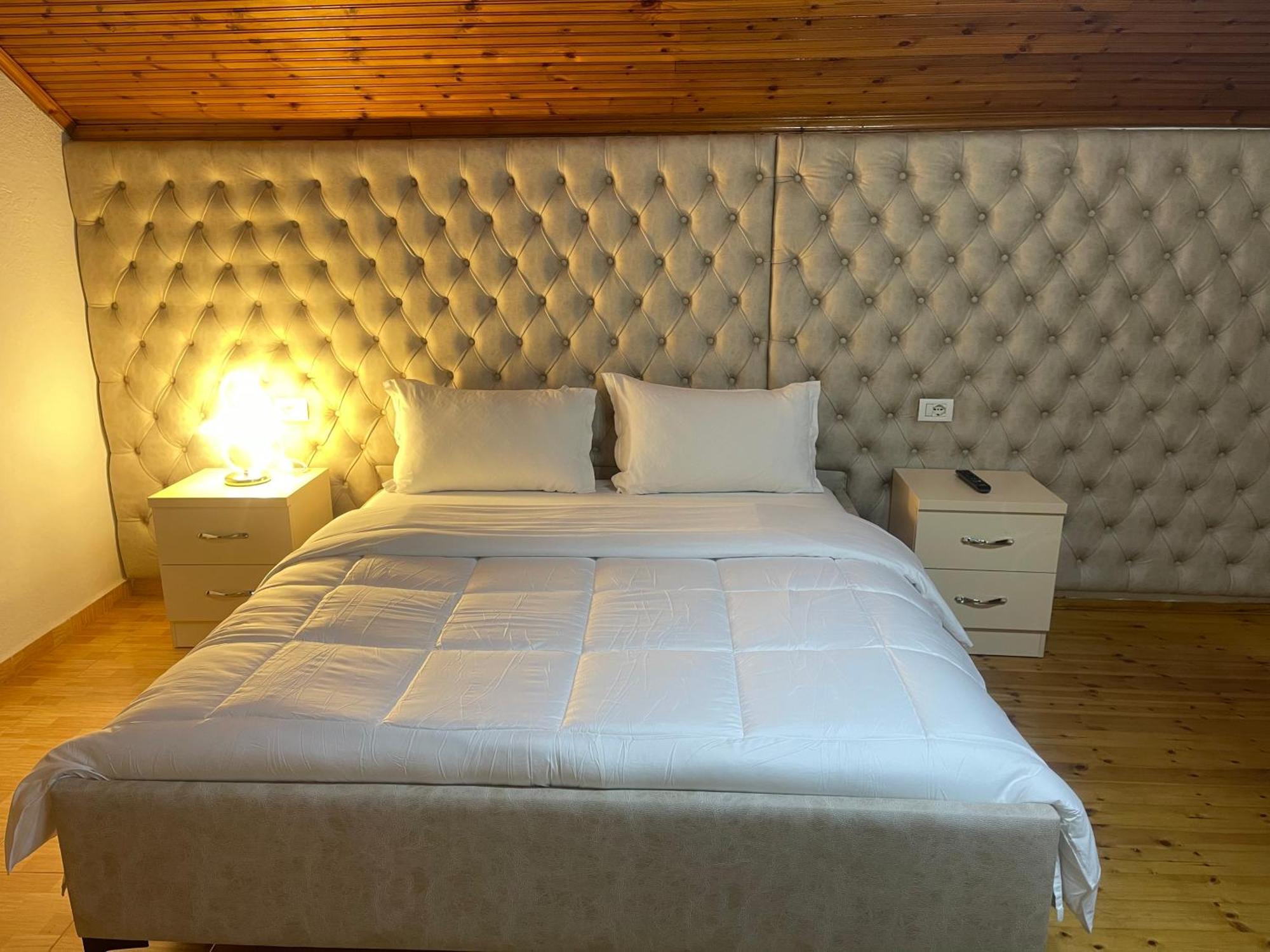 Široka Four Generation Hotel מראה חיצוני תמונה
