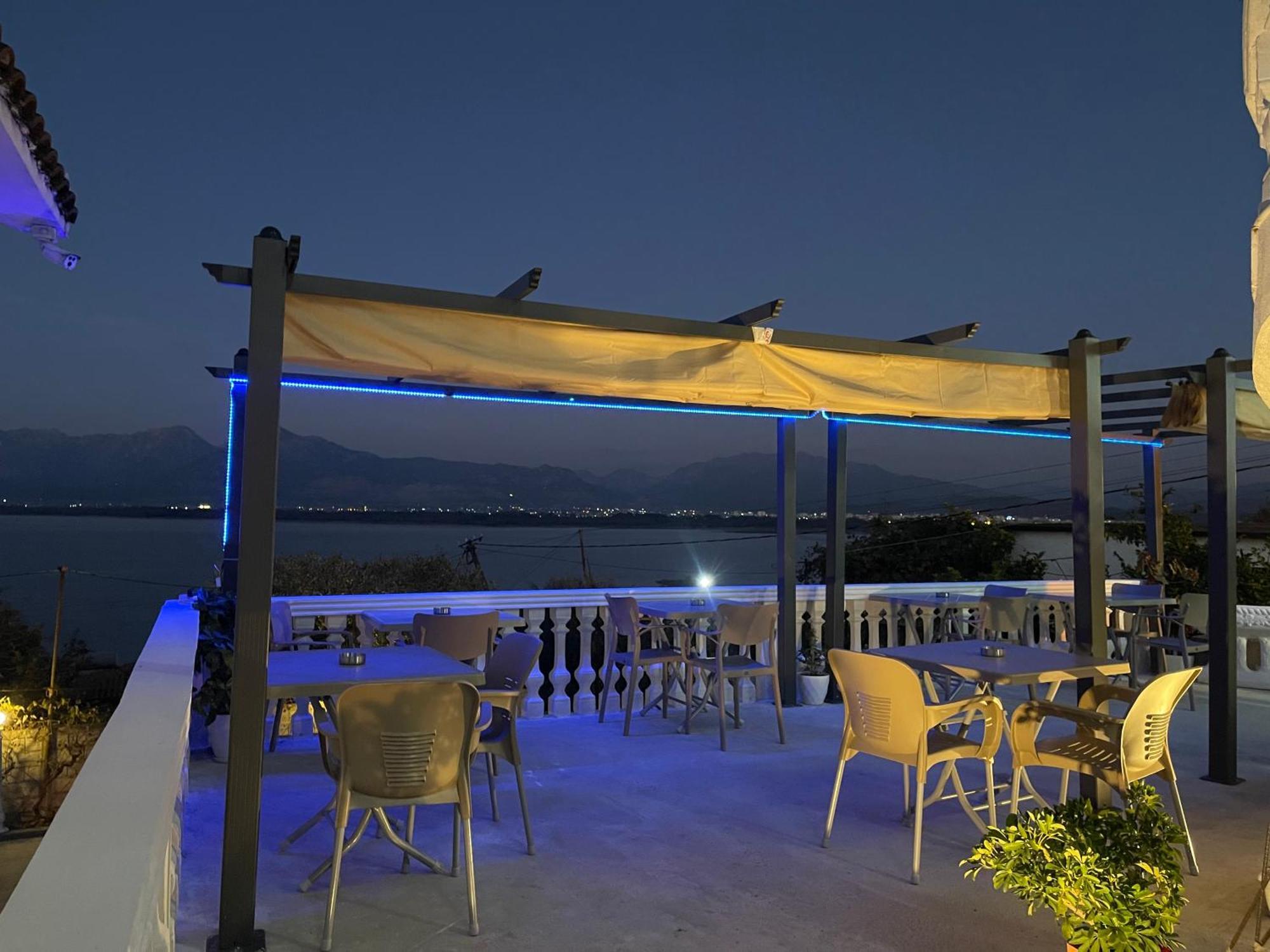 Široka Four Generation Hotel מראה חיצוני תמונה